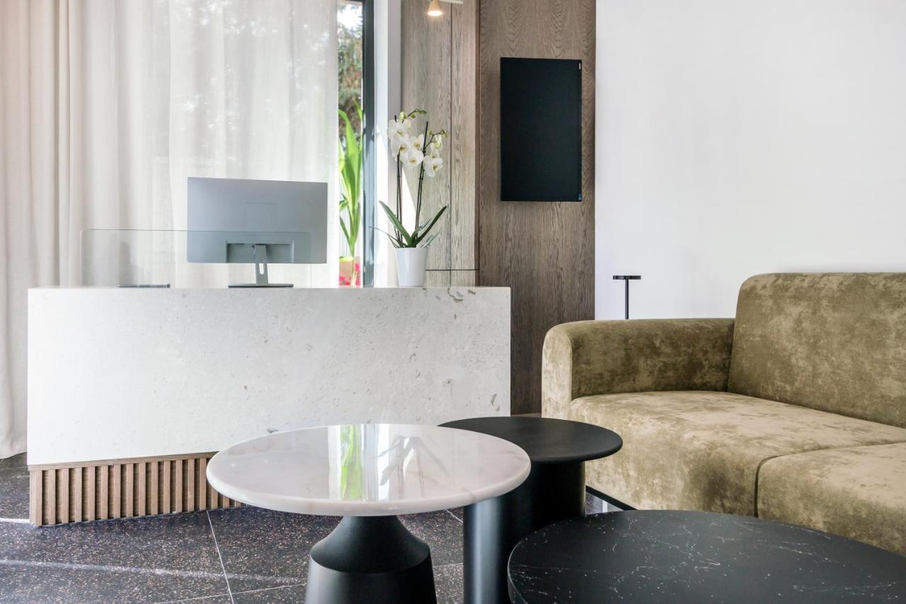 Acro Upscale Residences *
