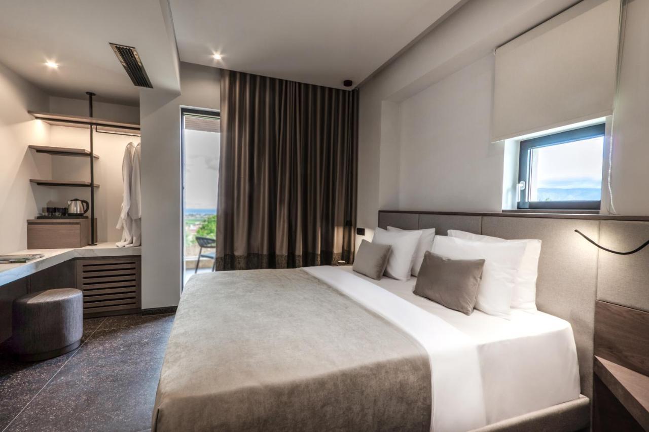 Acro Upscale Residences * Corinto