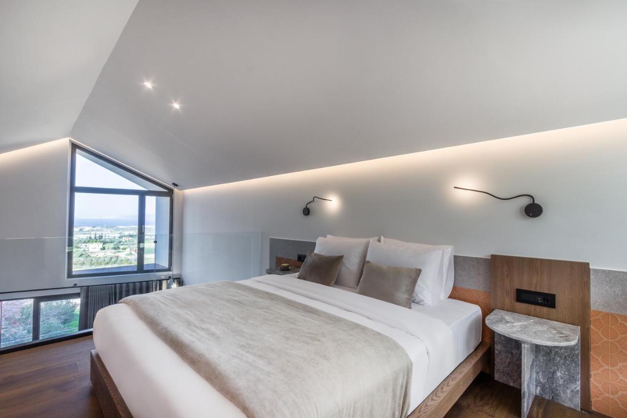 Acro Upscale Residences Apartment