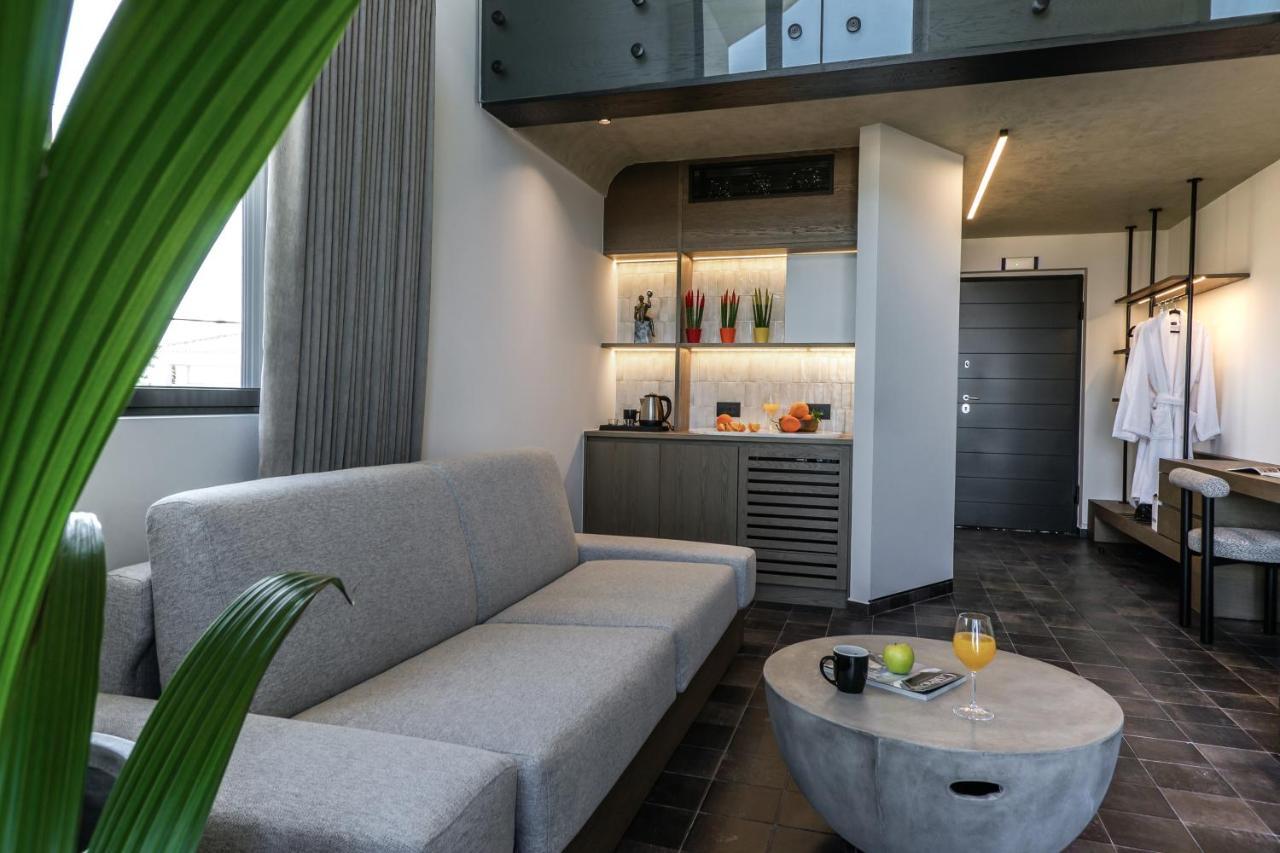 Acro Upscale Residences * Corinto
