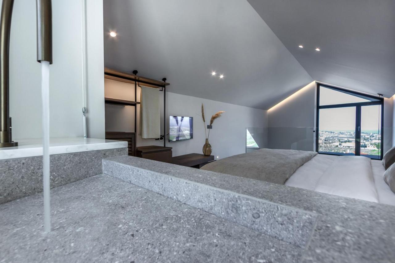 Acro Upscale Residences Apartment *