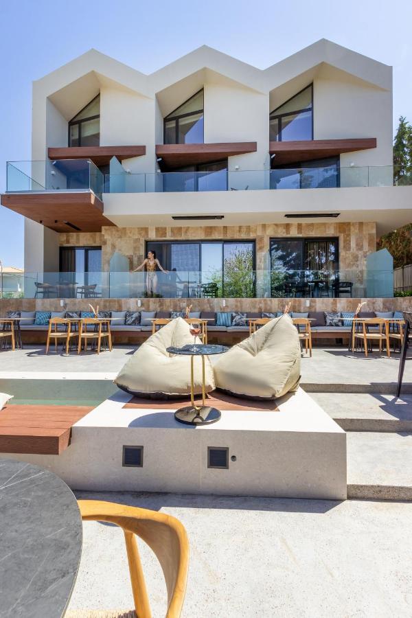Acro Upscale Residences Apartment