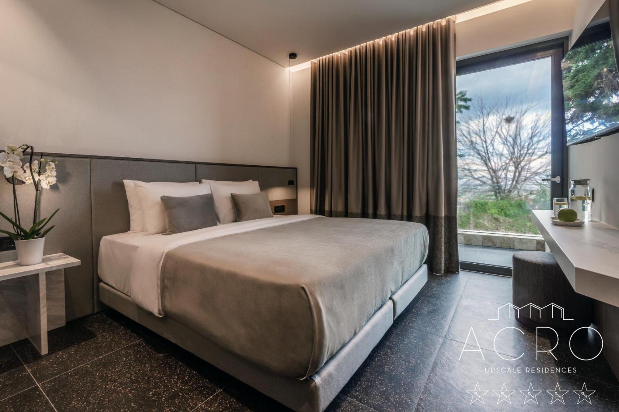 Acro Upscale Residences Apartamento Corinto