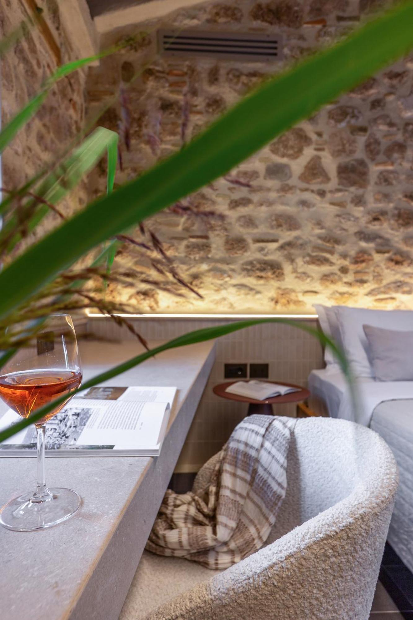 Acro Upscale Residences *